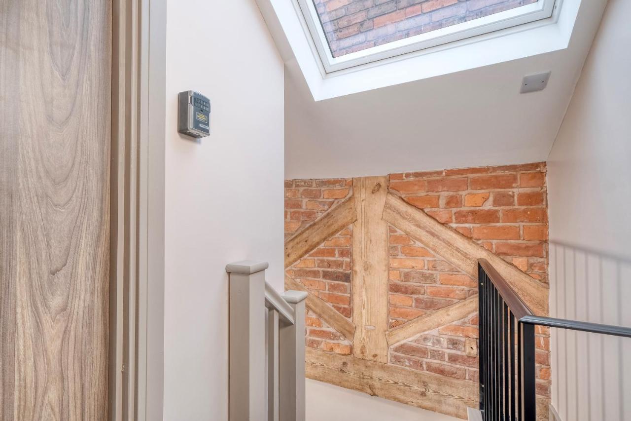 The Station Loft City Centre 1-Bed Apartment Worcester Exterior photo